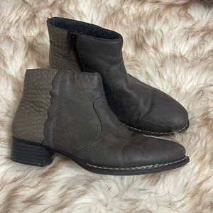 Women’s Rieker Grey Taupe Fashion Ankle Boots Size 6